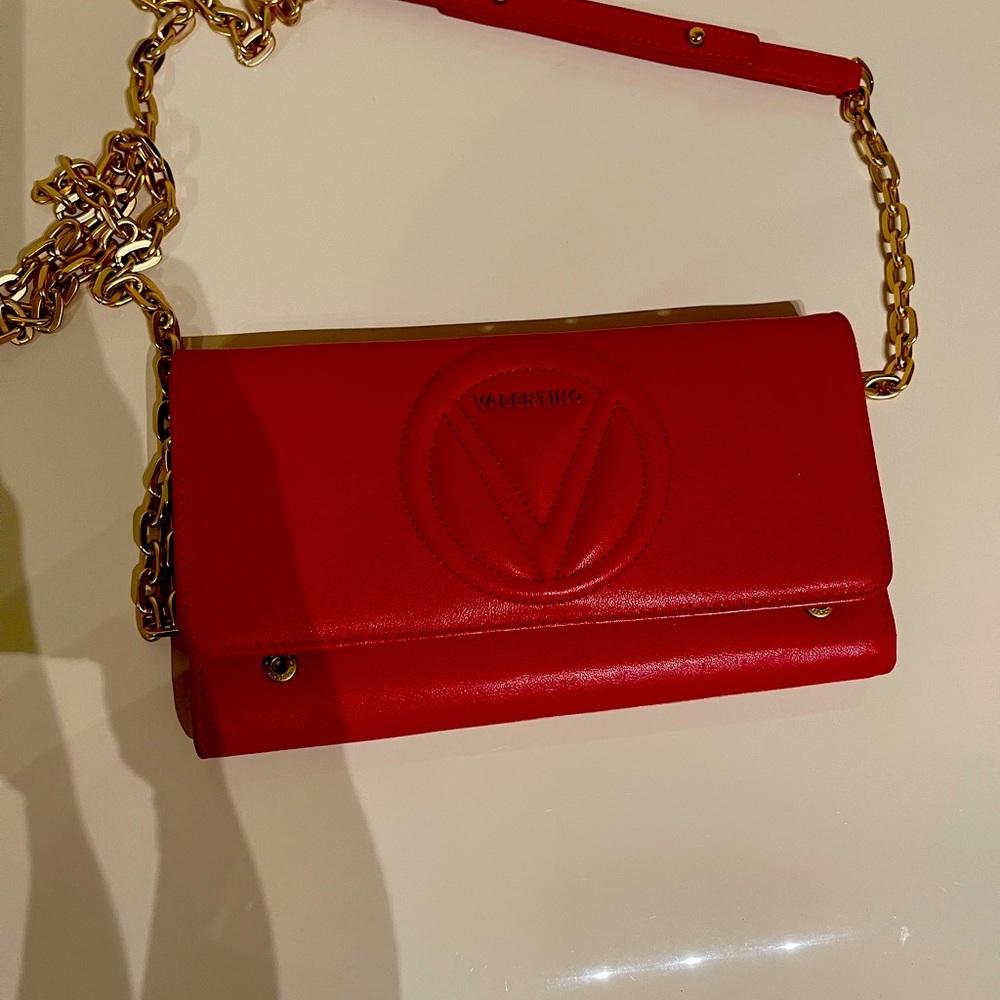 Red chain crossbody handbag ; barely worn